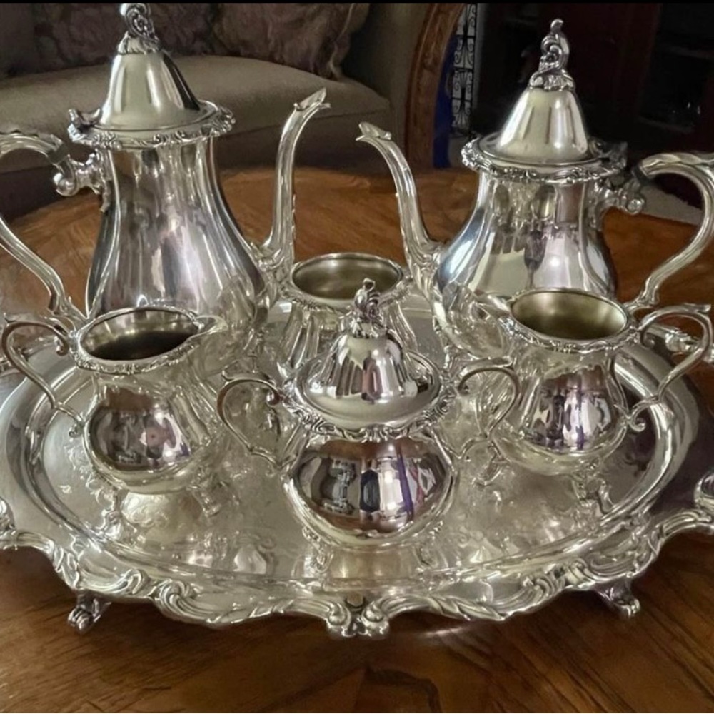 Wallace La Reine Silverplate  Coffee,Tea, 2 Creamers,Sugar Bowl w/lid Waste Bowl